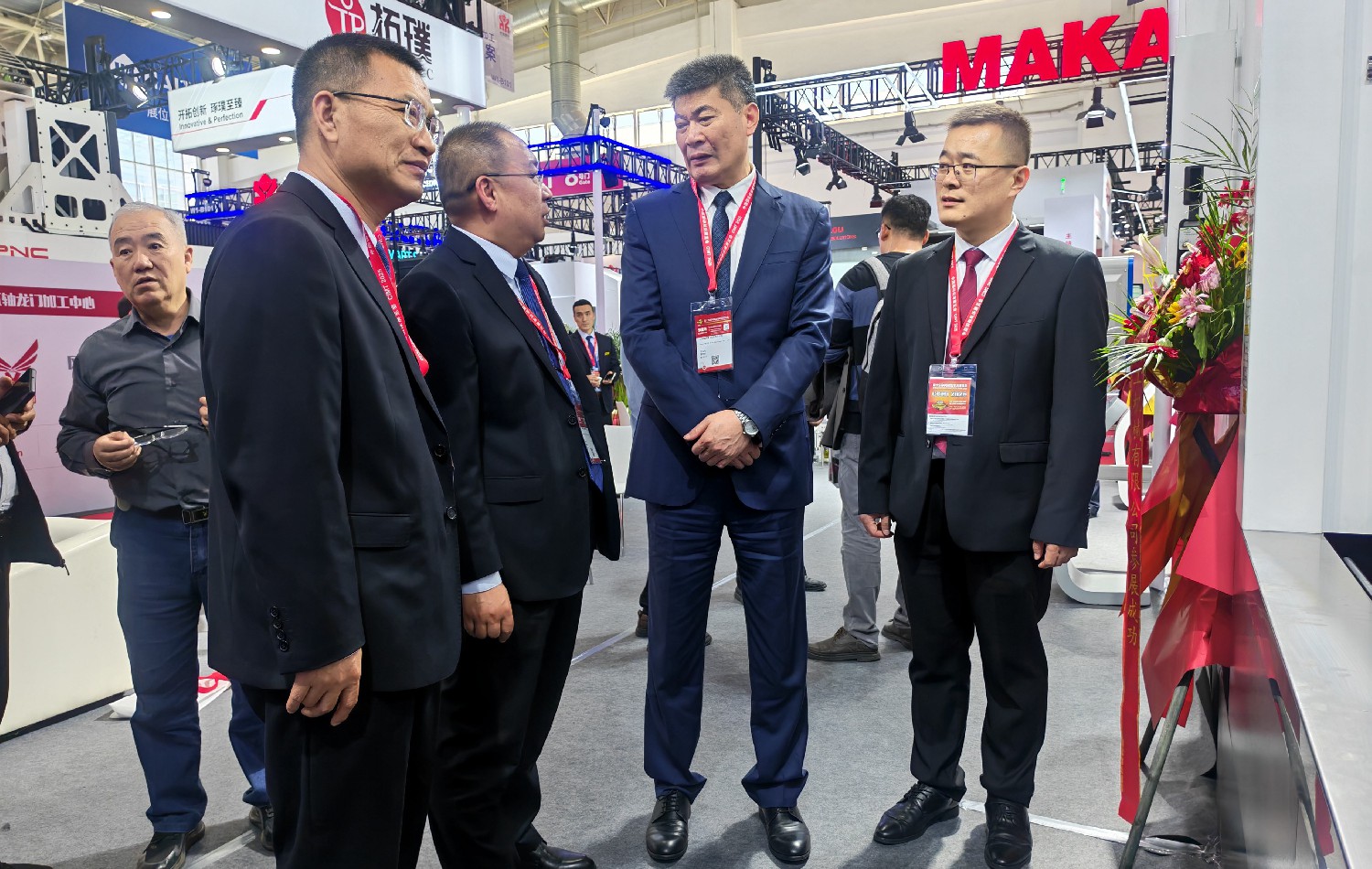 魯機公司多款新產(chǎn)品亮相第十九屆中國國際機床展